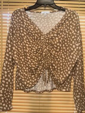 gaze Taupe and Cream Ruched V-Neck Long Sleeve Top